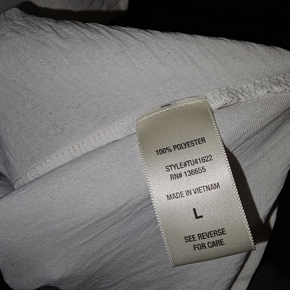 🦉Elegant White Women's Top - Picture 2 of 4